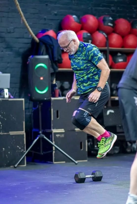 Ray jumping over a dumbbell